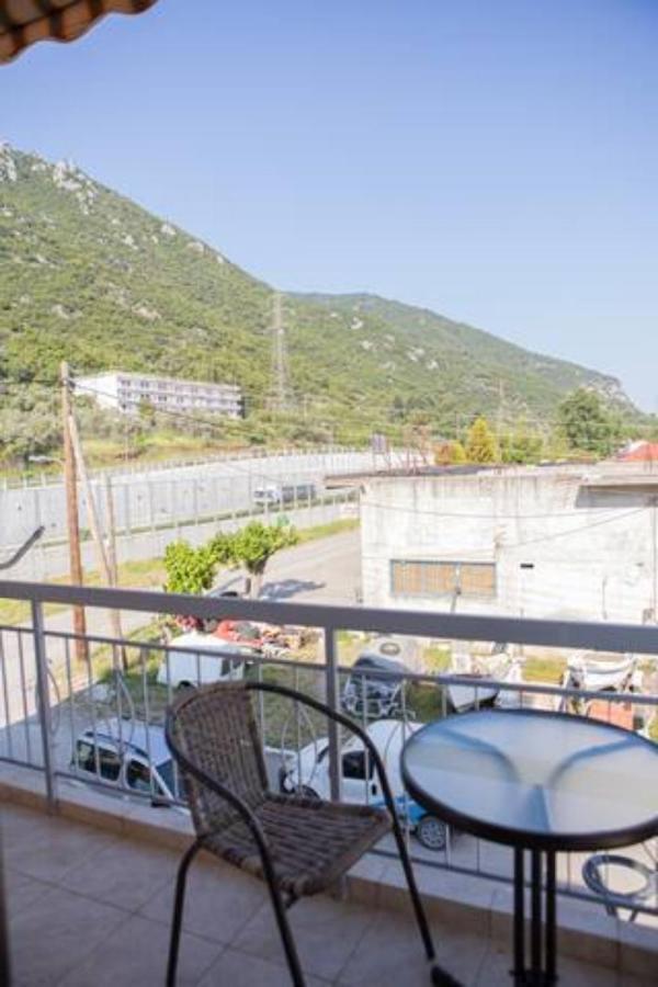 Vasileiou Apartments Kaména Voúrla Eksteriør bilde