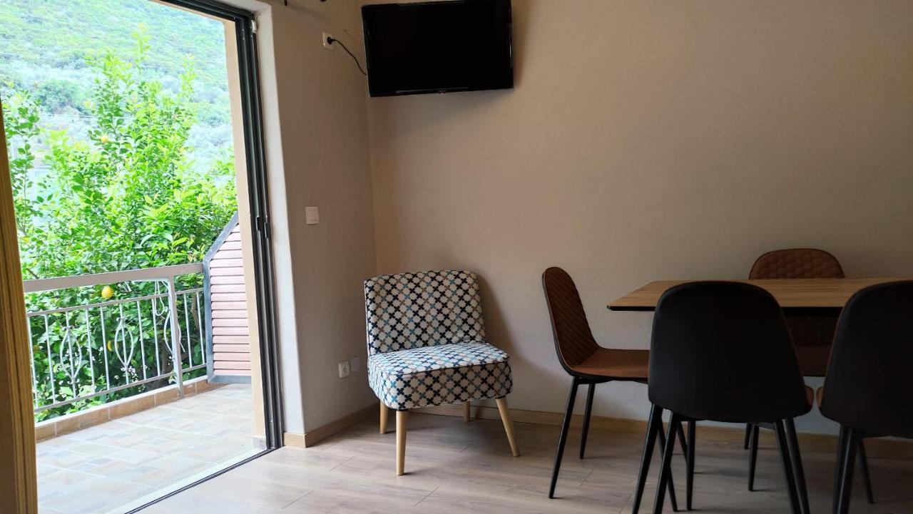 Vasileiou Apartments Kaména Voúrla Eksteriør bilde